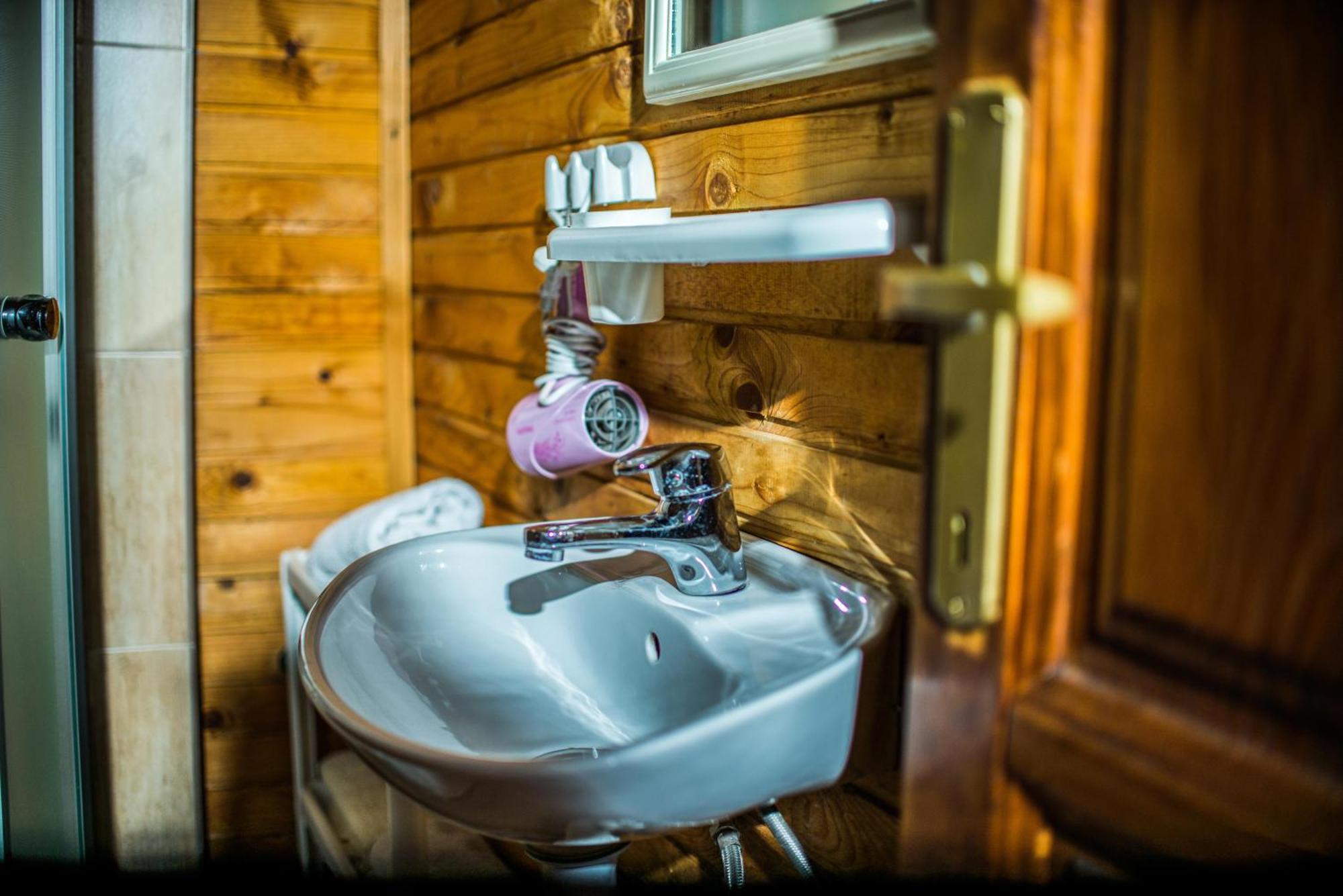 Wooden Village Resort Ponari المظهر الخارجي الصورة